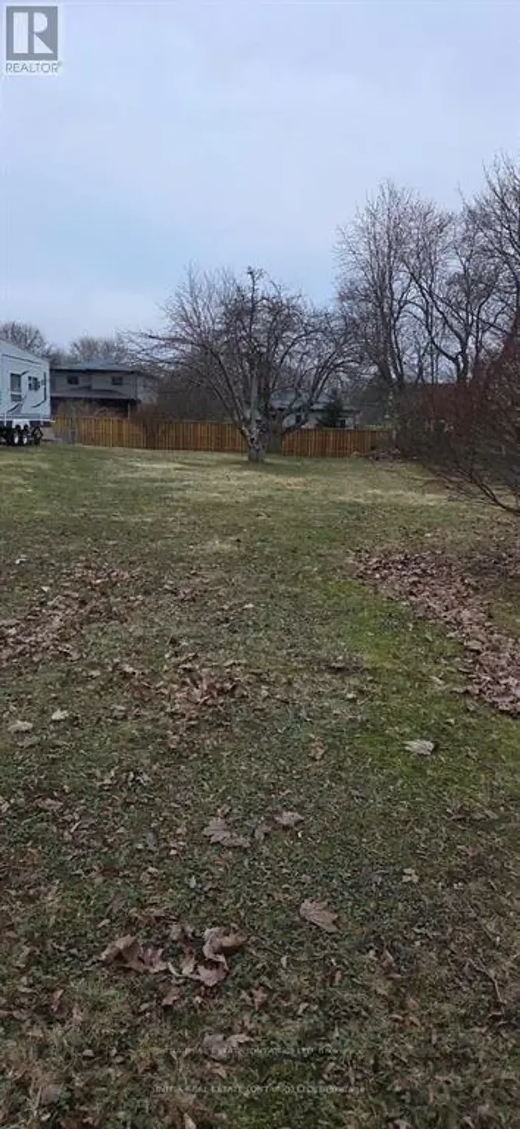 1042 Dearness Drive, London South (South Y)