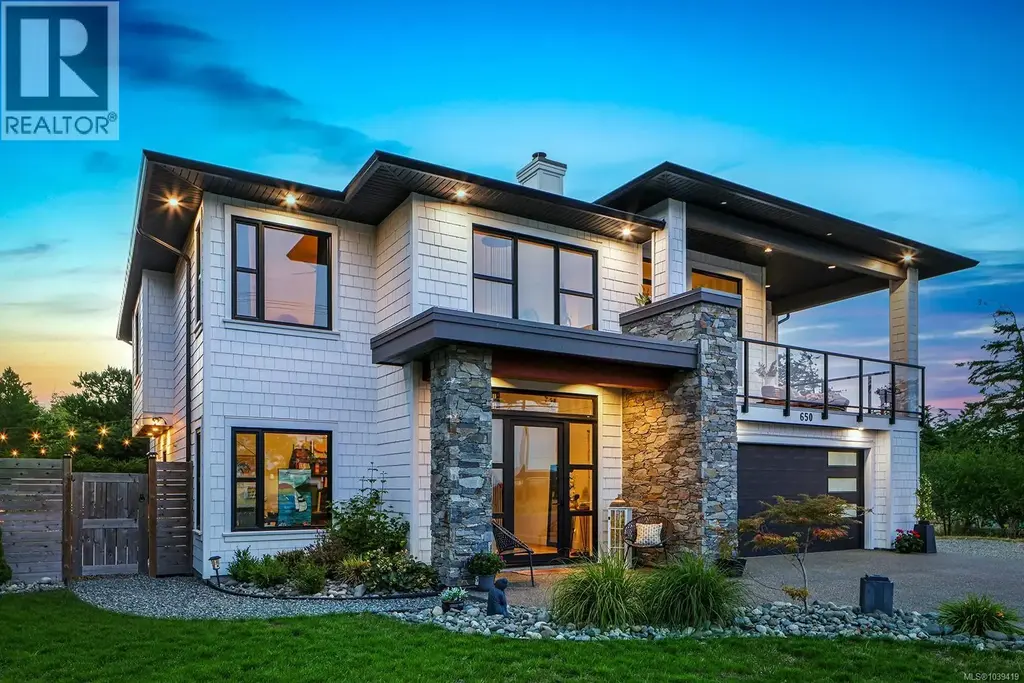 650 Lazo Rd, Comox