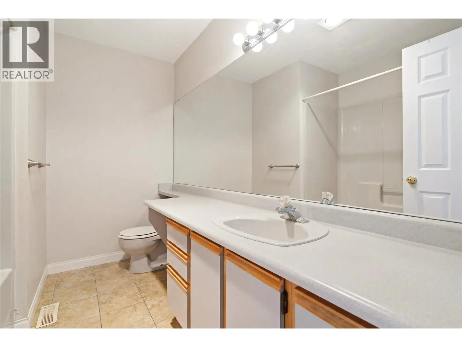 2260 Omineca Place. Kelowna, British Columbia