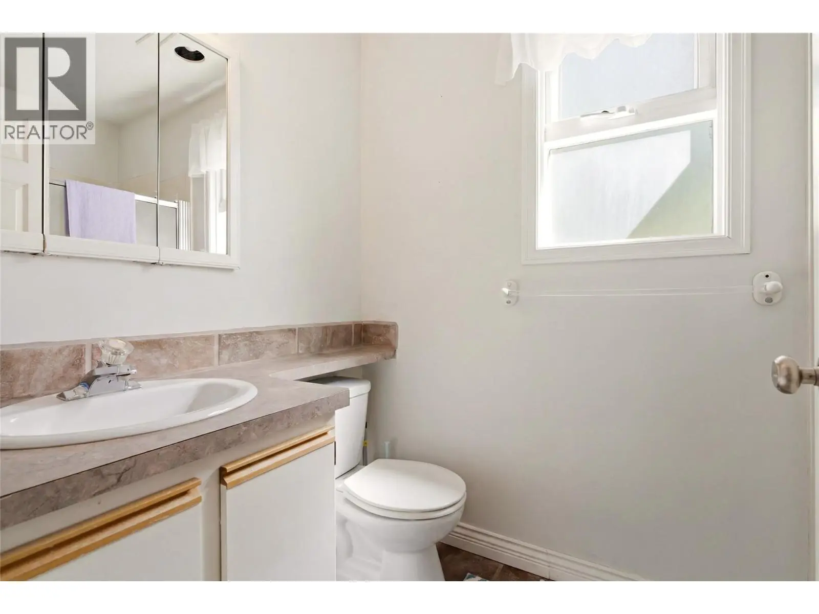 2260 Omineca Place. Kelowna, British Columbia