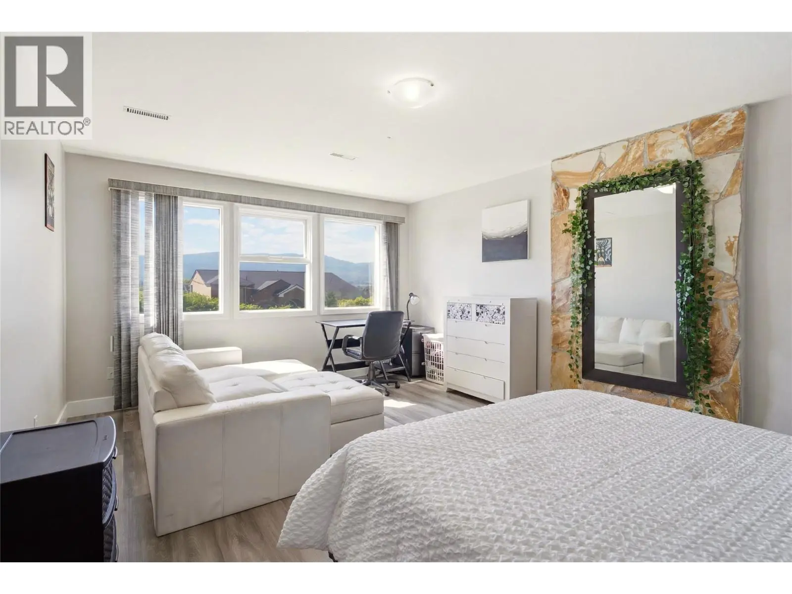 2260 Omineca Place. Kelowna, British Columbia