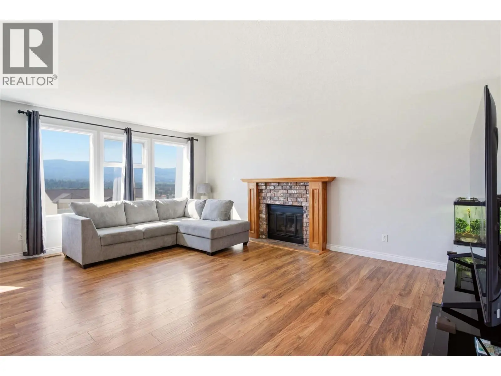 2260 Omineca Place. Kelowna, British Columbia