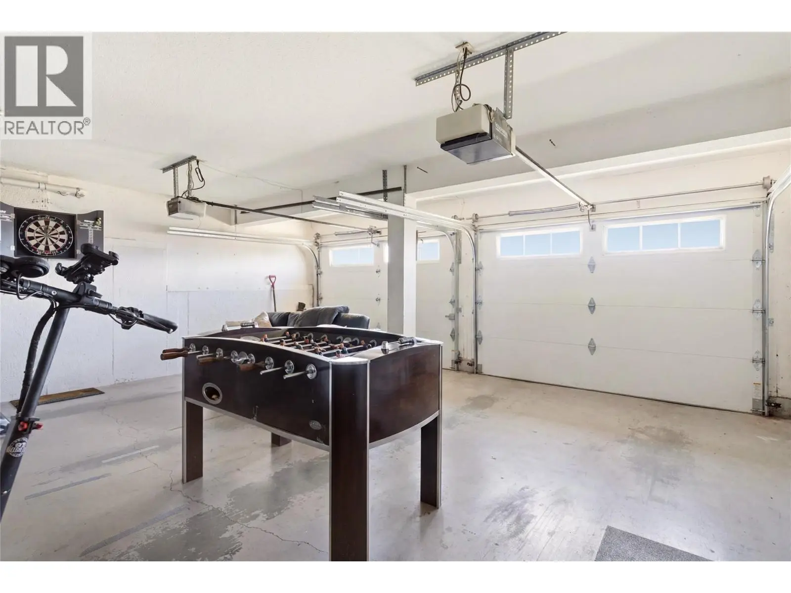 2260 Omineca Place. Kelowna, British Columbia