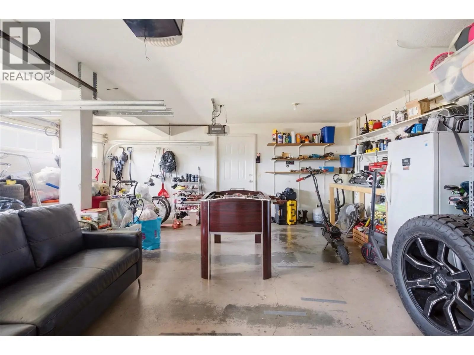 2260 Omineca Place. Kelowna, British Columbia