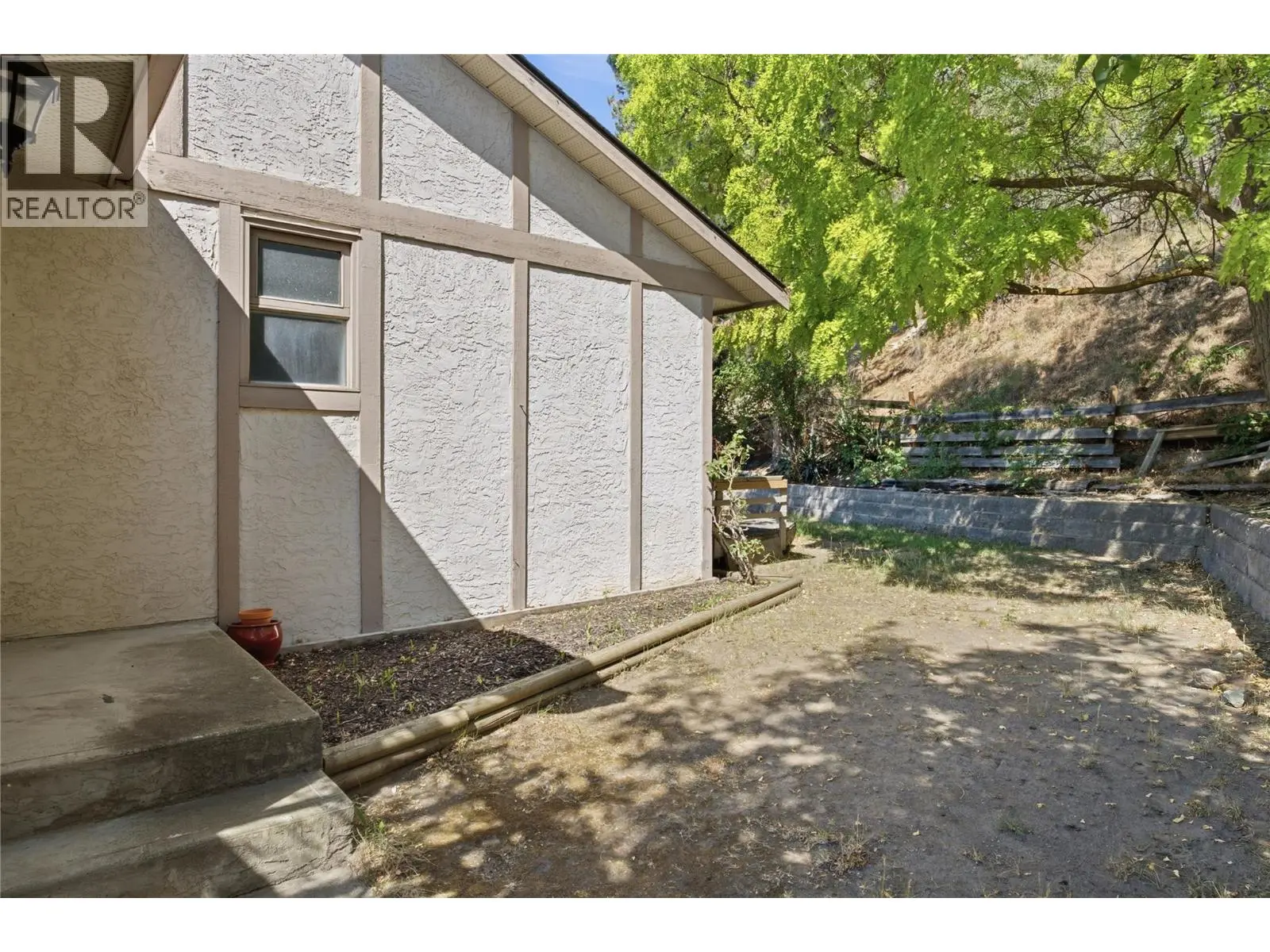 2260 Omineca Place. Kelowna, British Columbia