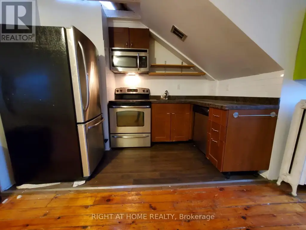 5 - 178 Spadina Road, Toronto (Annex)
