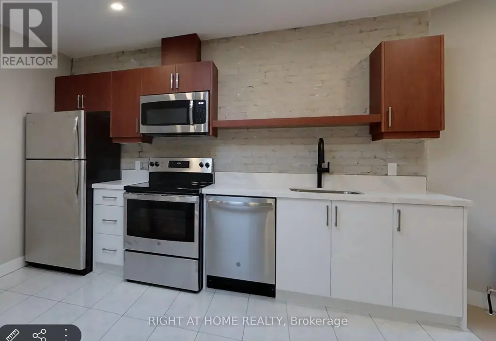 2a - 1022 Bloor Street W, Toronto (Dovercourt-Wallace Emerson-Junction)