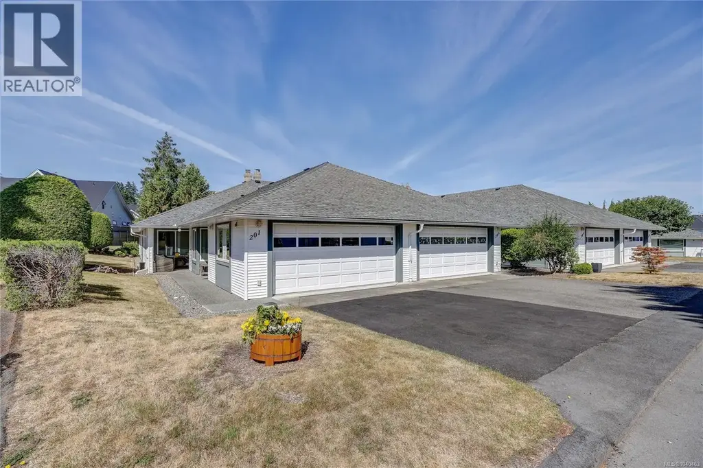 201 330 Dogwood St, Parksville