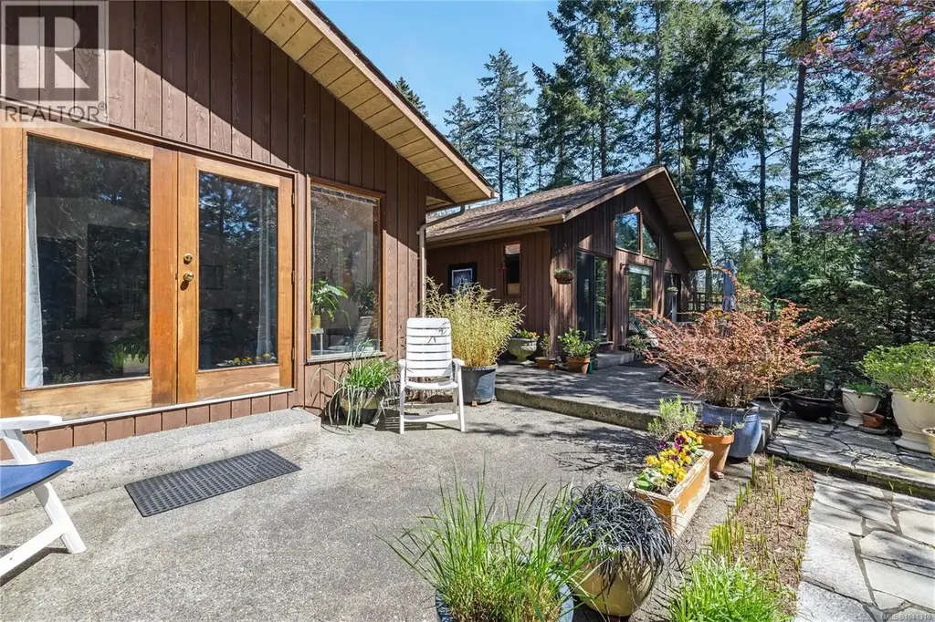 112 Cairns Pl, Salt Spring