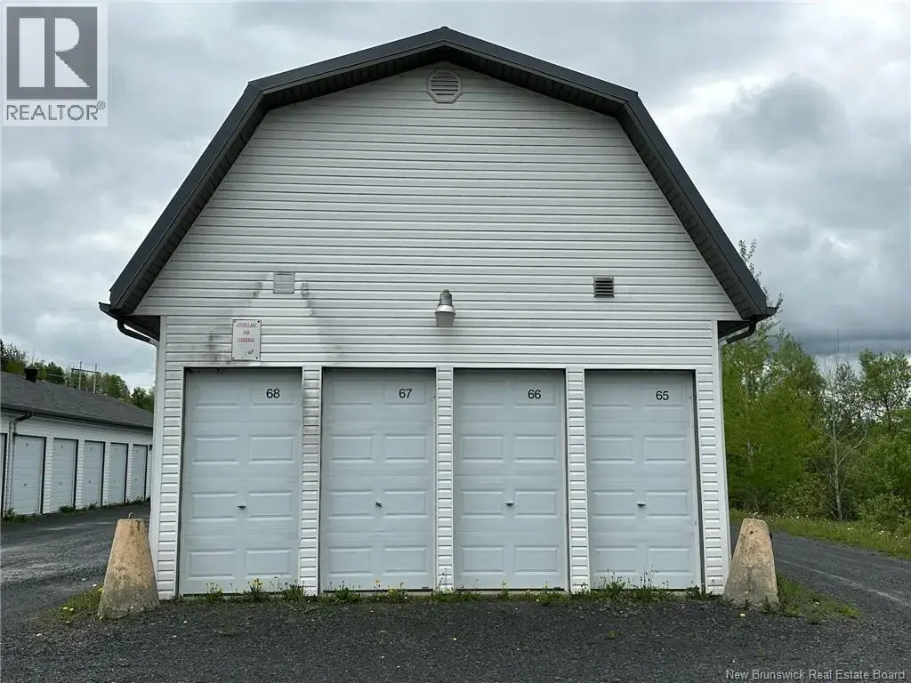 45 Iroquois Road, Saint-Basile