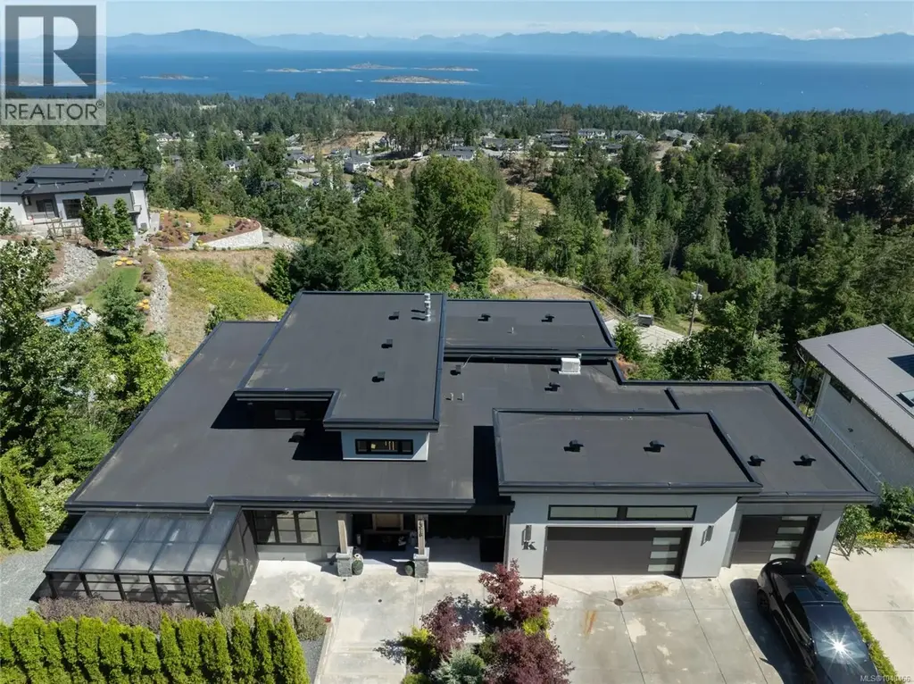 7376 High Ridge Cres, Lantzville