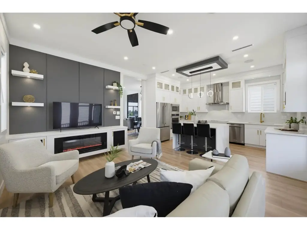 16707 15a Avenue, Surrey