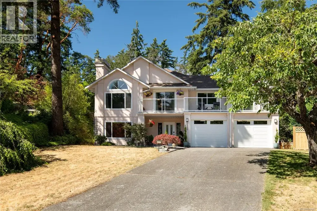 222 Ashley Pl, Langford
