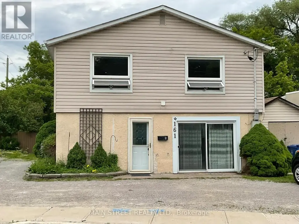 Upper - 161 Charlotte Street, Newmarket (Gorham-College Manor)