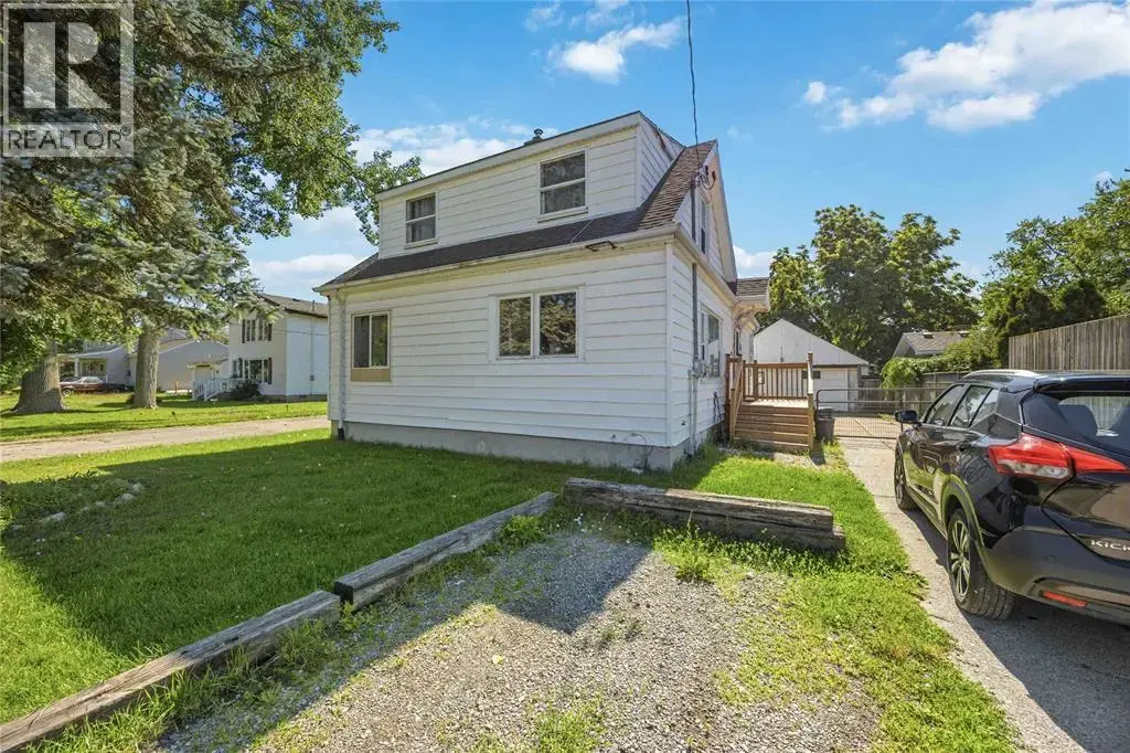2012 Wayne Avenue, Sarnia