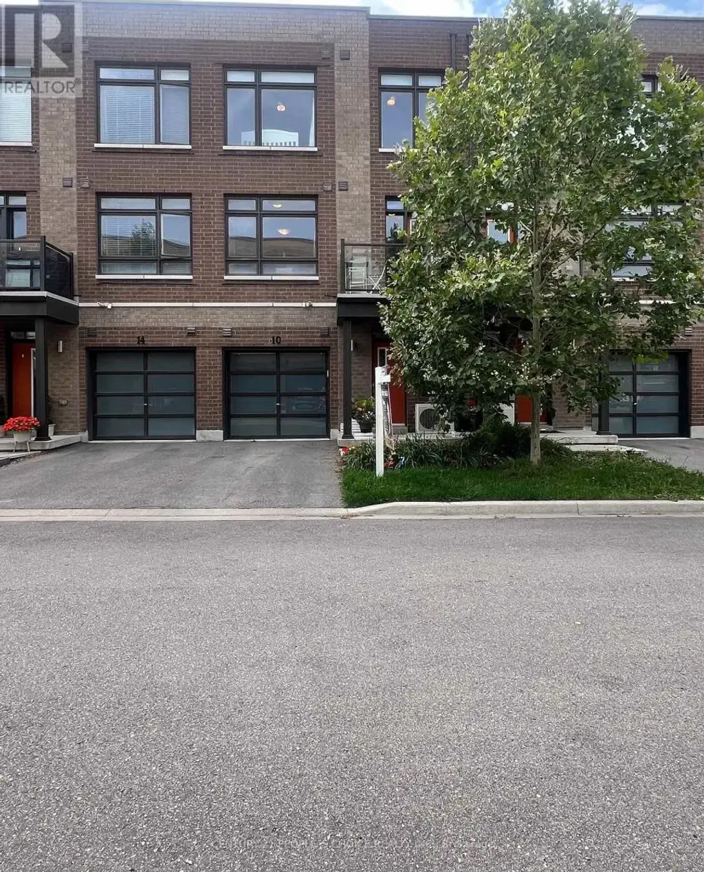 10 Tauton Street, Vaughan (Vaughan Grove)