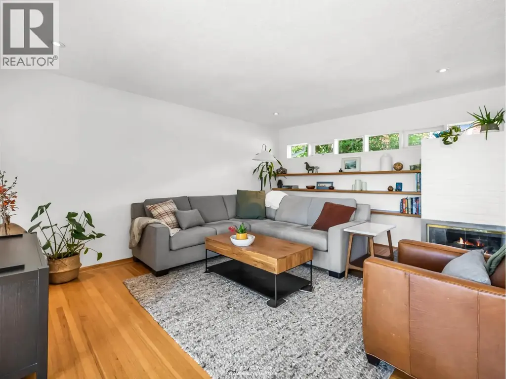 947 Evergreen Place, North Vancouver