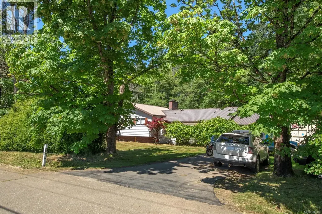 7602 Island Hwy N, Black Creek