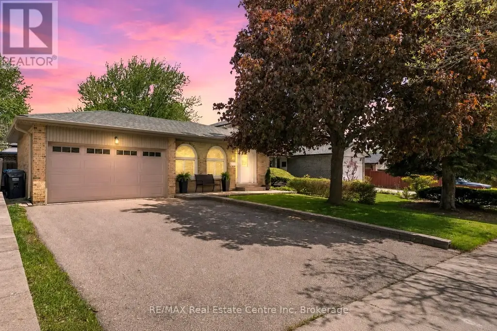 14 Massey Street, Brampton (Central Park)