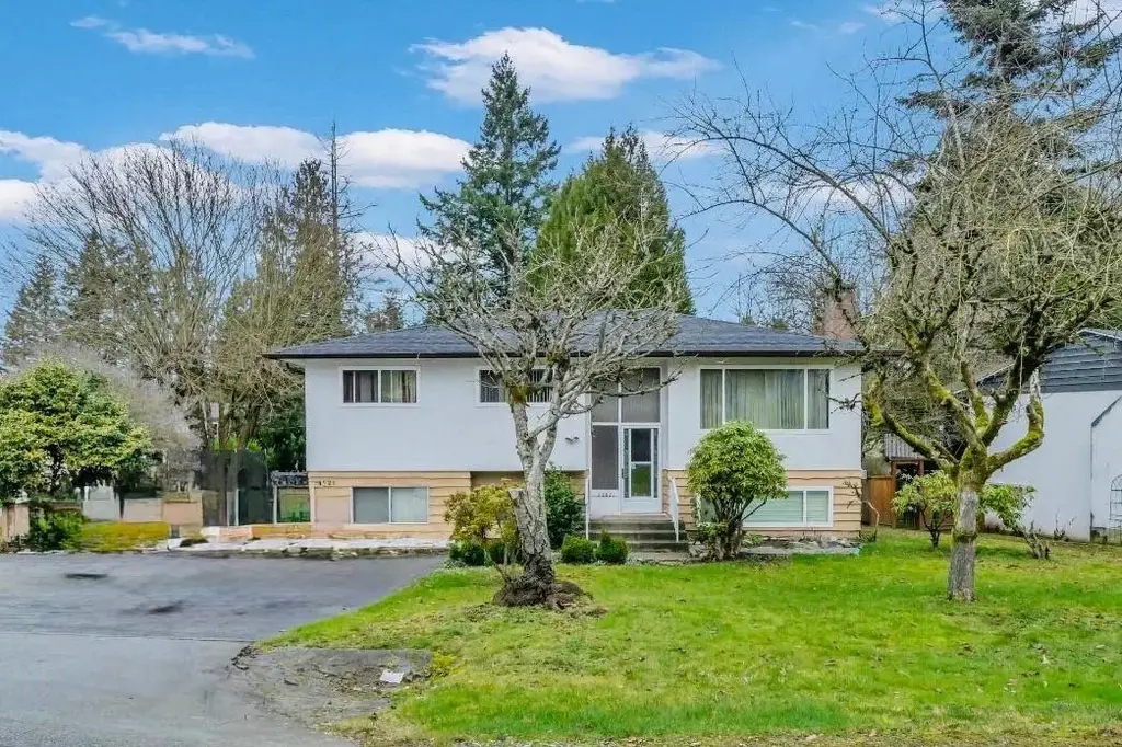 12521 Grove Crescent, Surrey