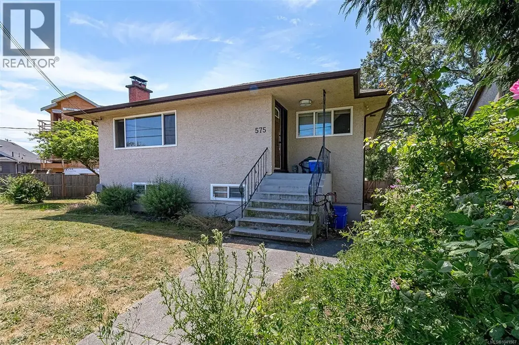 575 Burnside Rd E, Victoria