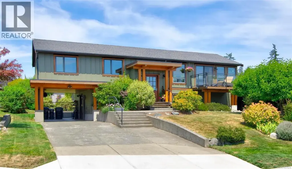 2052 Beaufort Ave, Comox