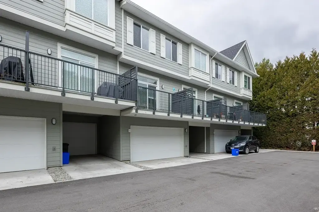 4 13629 81a Avenue, Surrey