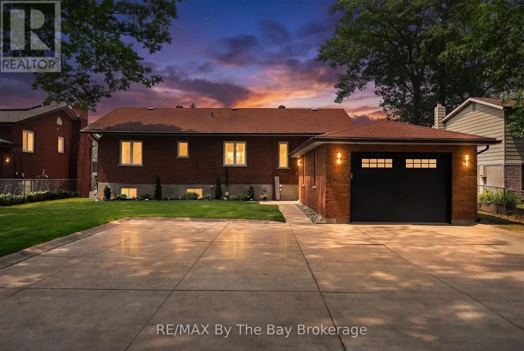 1434 River Road W, Wasaga Beach