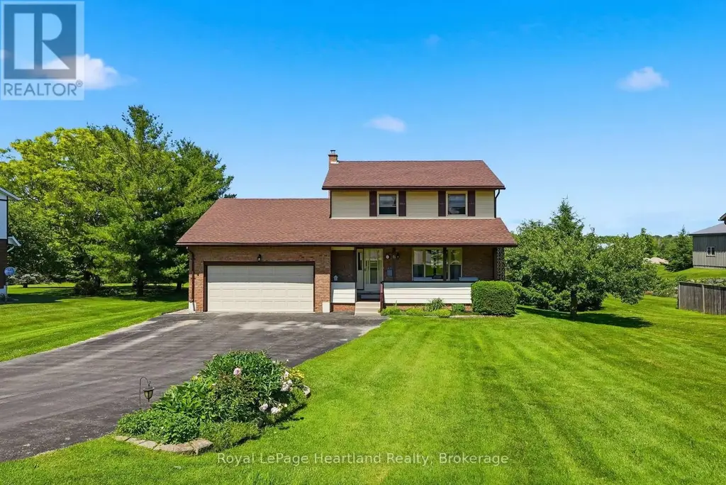 6 Brown Street N, Minto