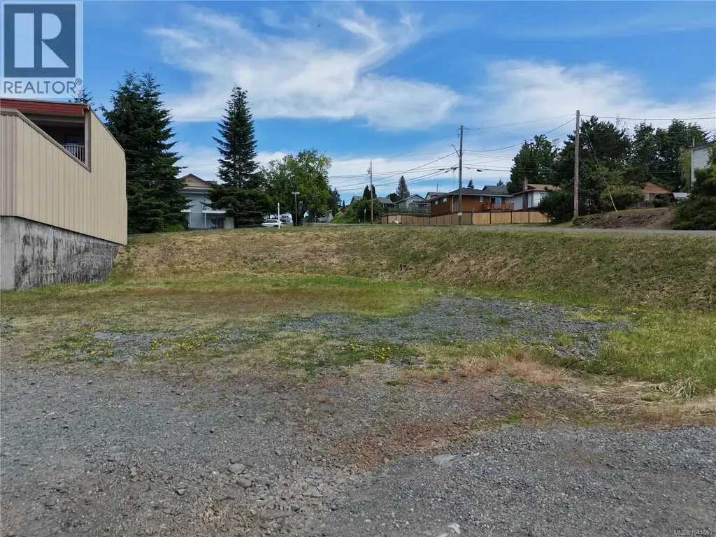 1000 Hemlock St, Campbell River