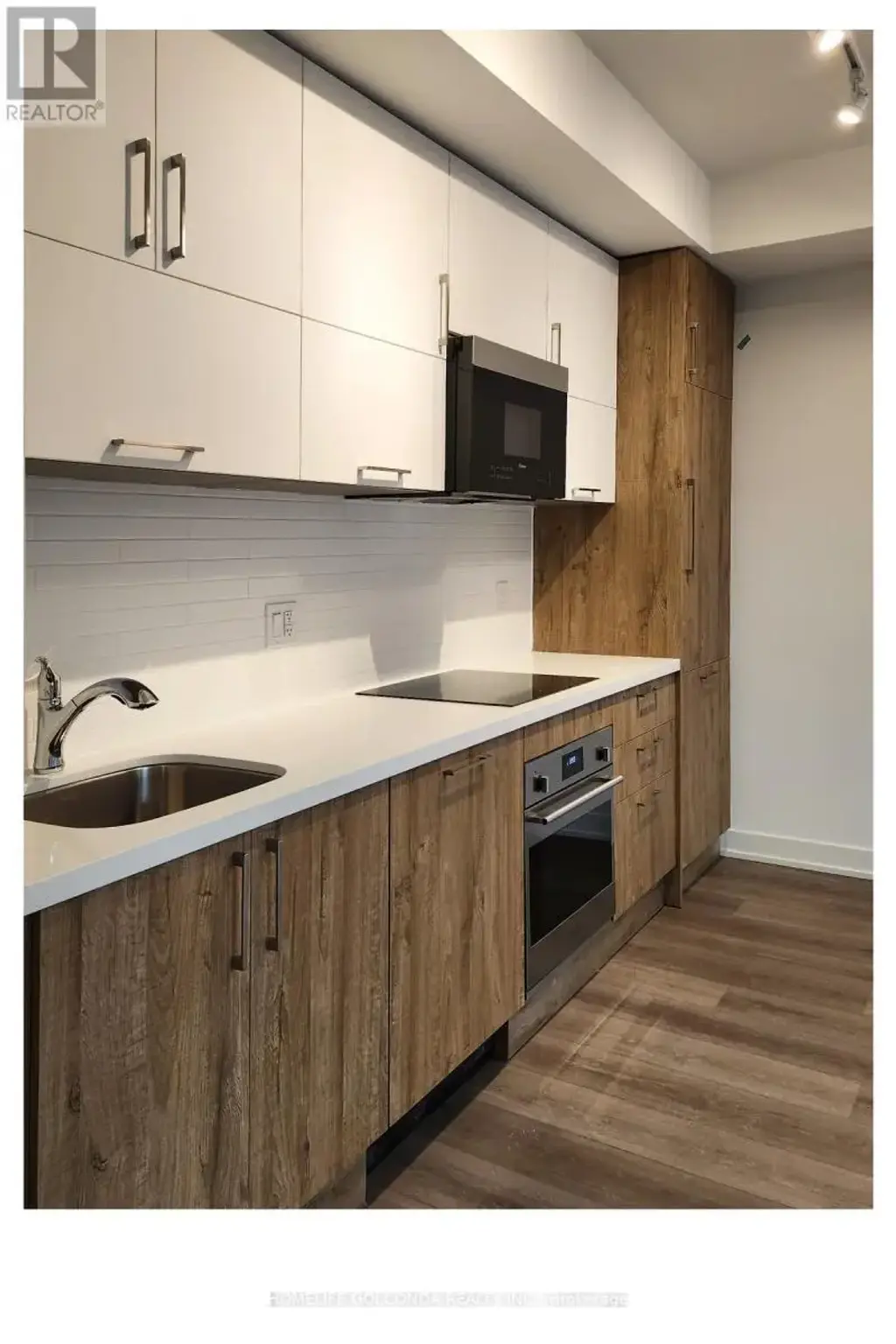 A905 - 8119 Birchmonunt Road, Markham (Unionville)
