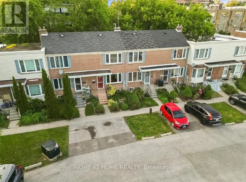 49 - 740 Kennedy Road, Toronto (Ionview)