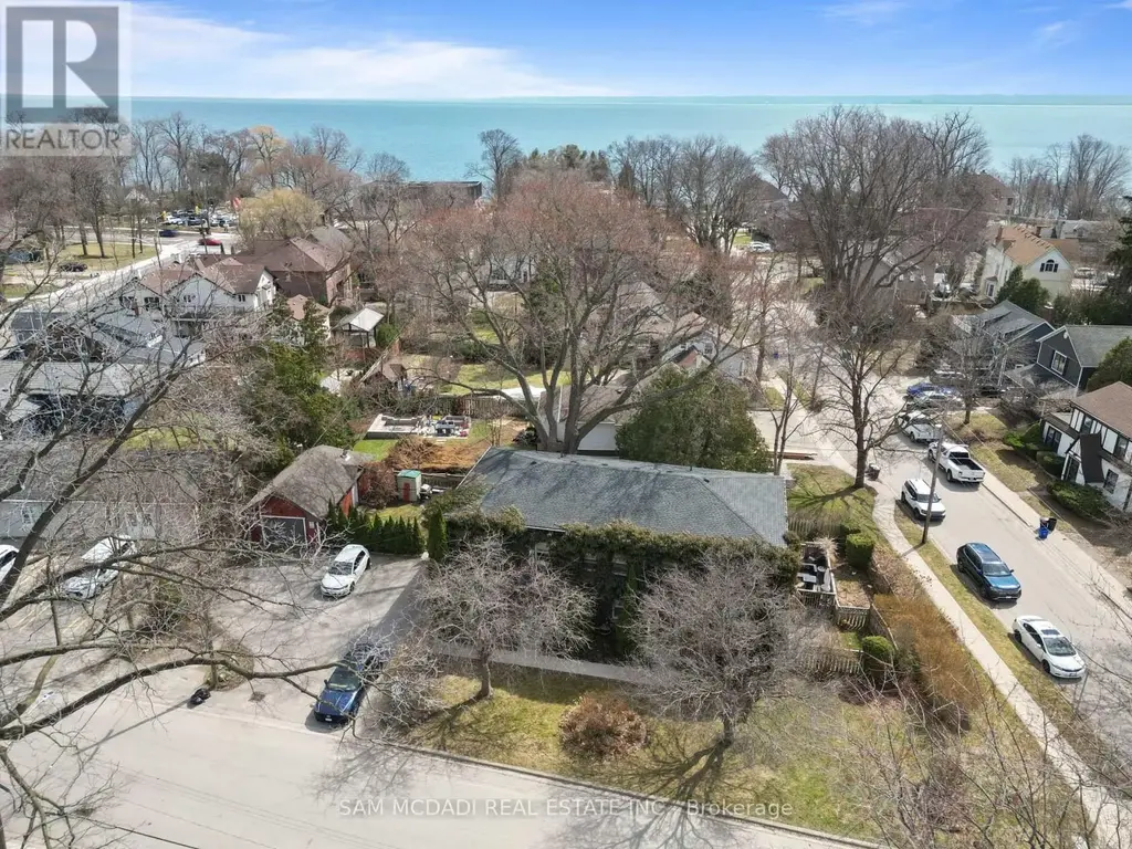 2430 - 2432 First Street, Burlington (Brant)