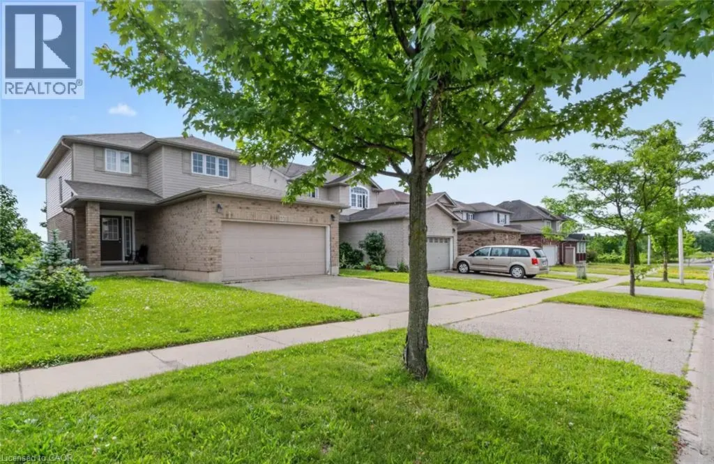 571 Champlain Avenue, Woodstock