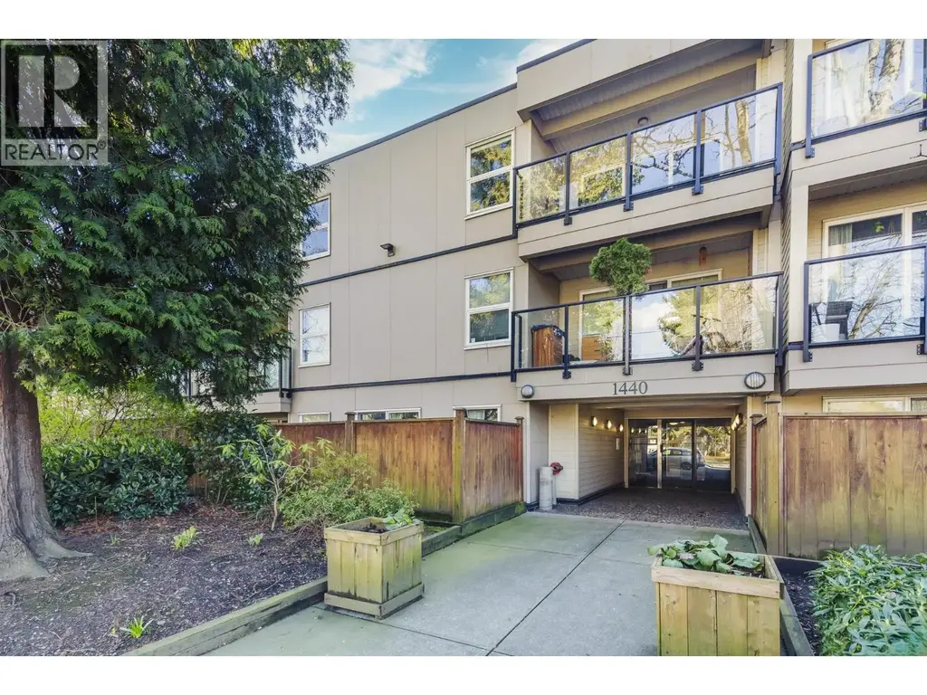 115 1440 E Broadway Street, Vancouver