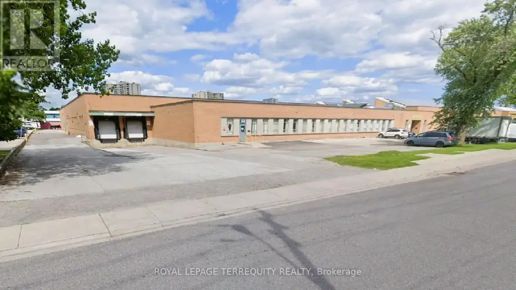 122 Industry Street, Toronto (Brookhaven-Amesbury)
