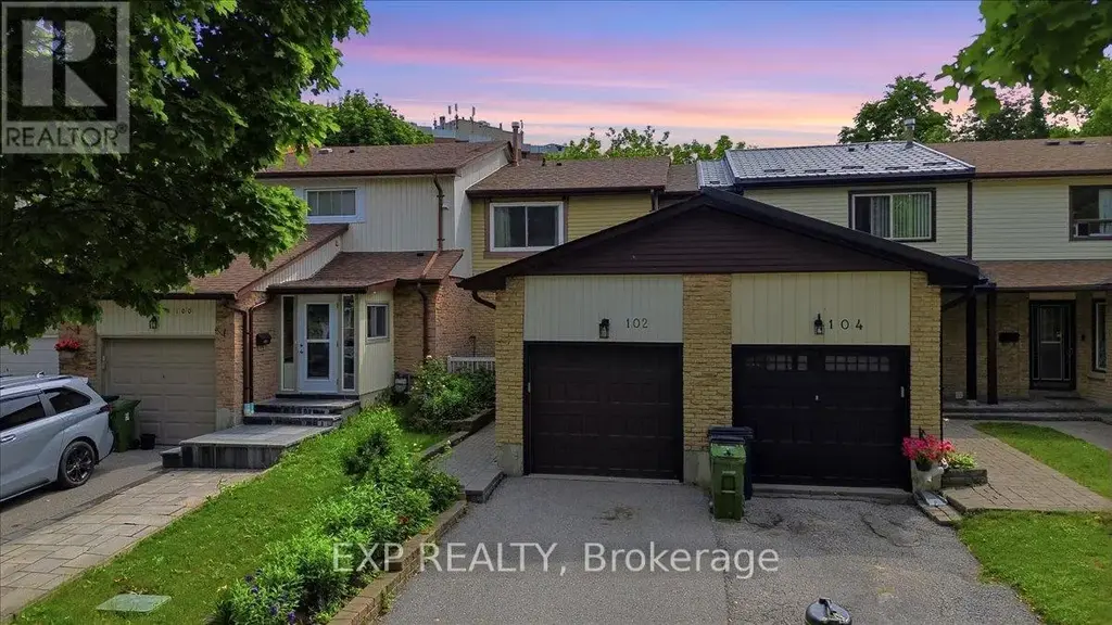 102 Red River Crescent, Toronto (Rouge)