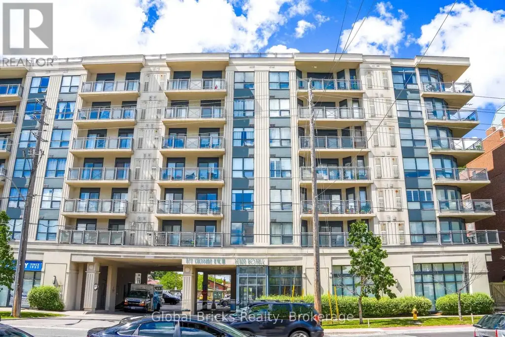 308 - 872 Sheppard Avenue W, Toronto (Bathurst Manor)