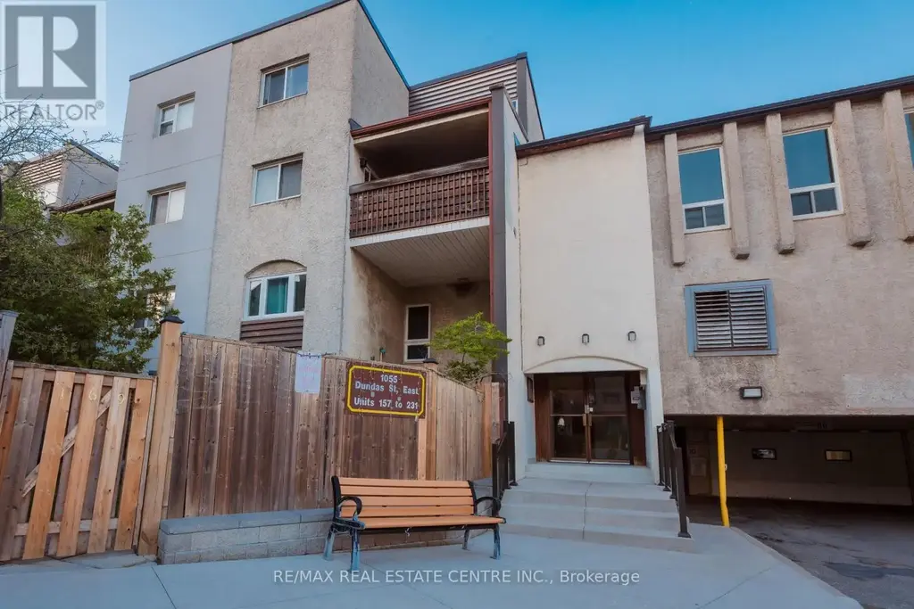 190 - 1055 Dundas Street E, Mississauga (Applewood)