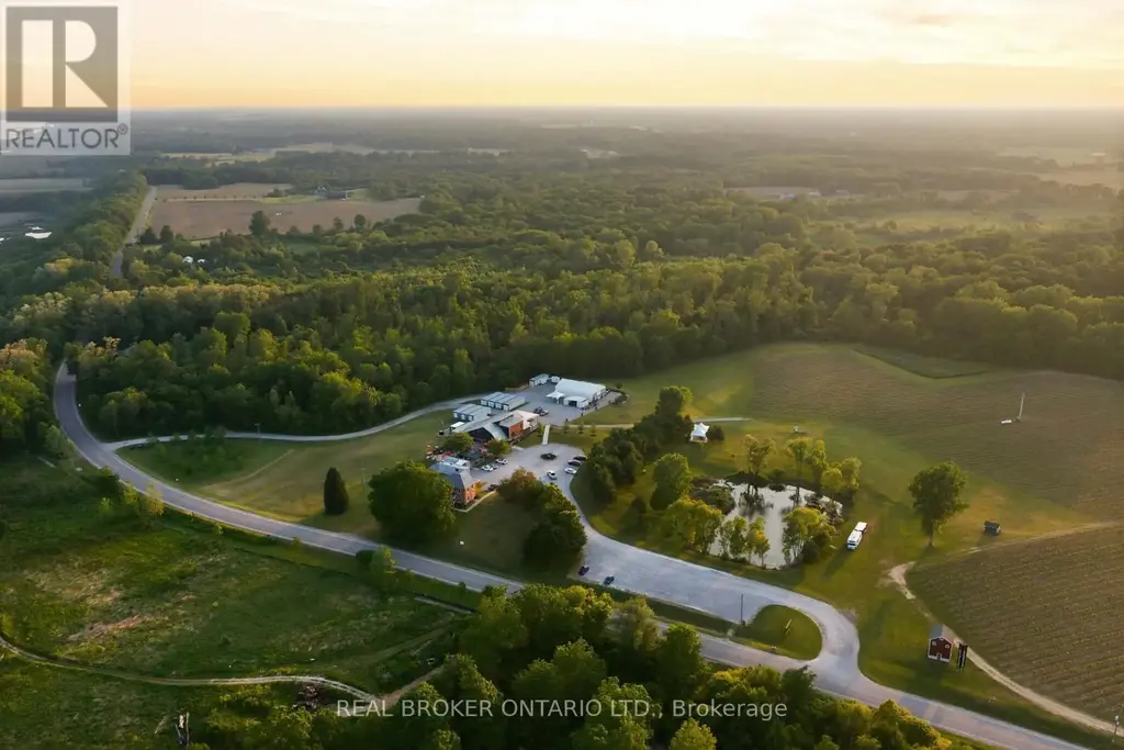 1709 Front Road, Norfolk (St. Williams)