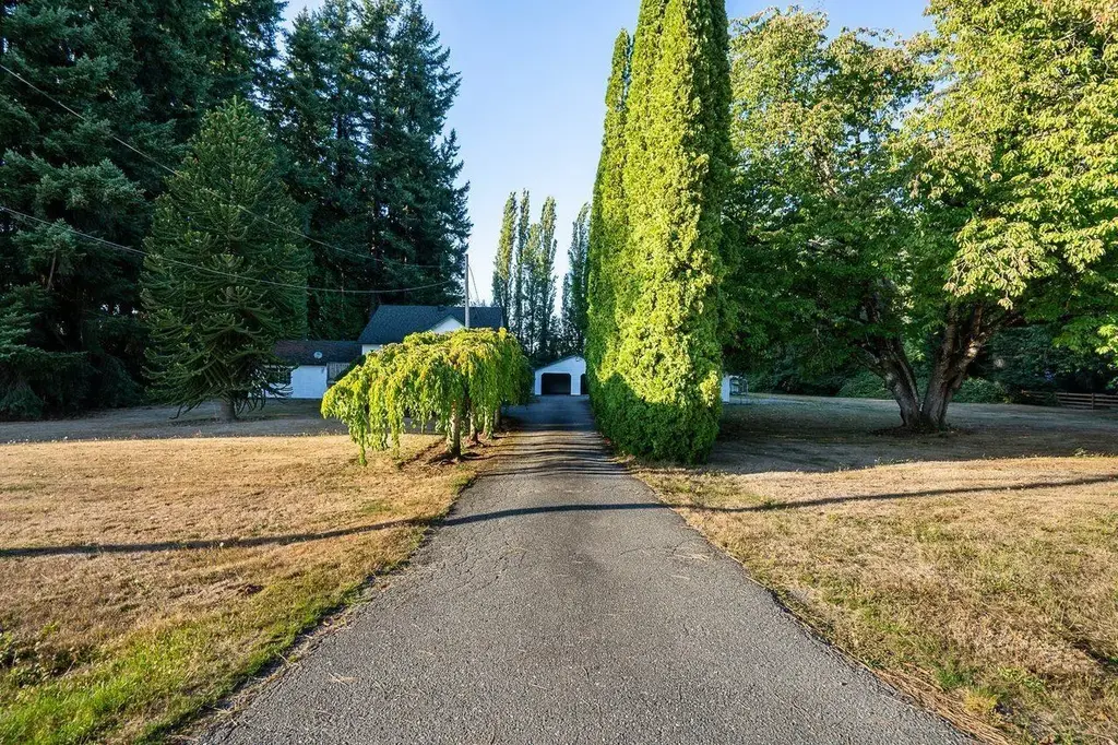 23523 47 Avenue, Langley