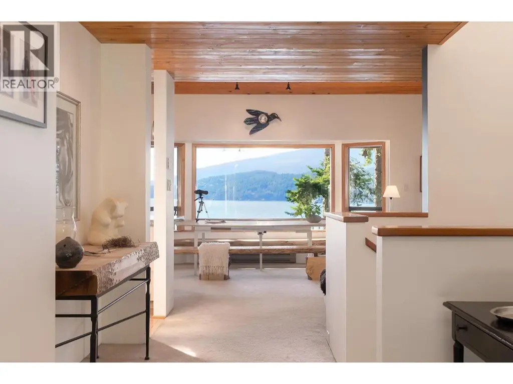 990 Windjammer Road, Bowen Island