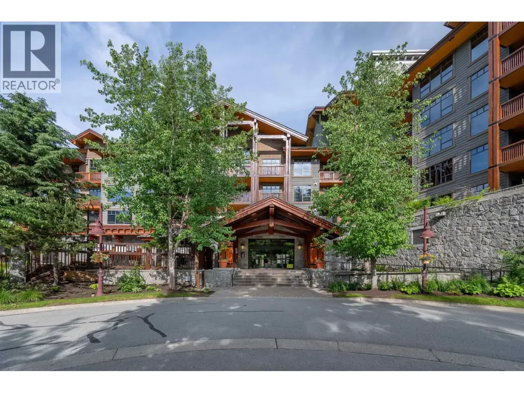 524 2202 Gondola Way, Whistler