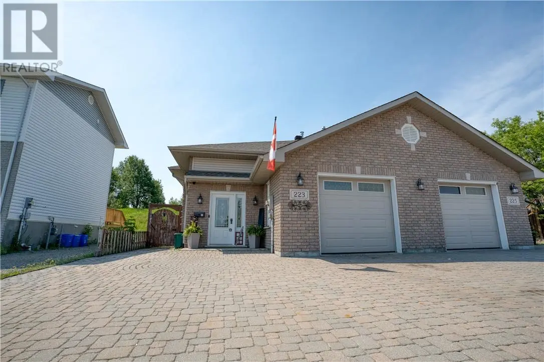 223 Springhill, Garson