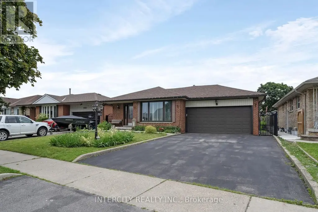 7279 Vernor Drive, Mississauga (Malton)