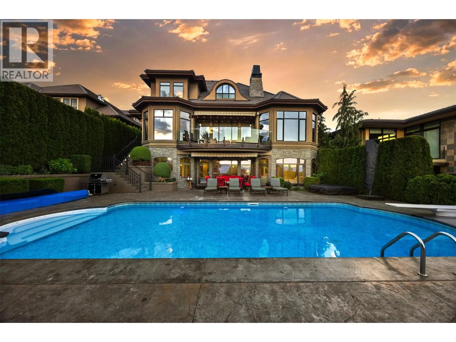 2449 Selkirk Drive. Kelowna, British Columbia
