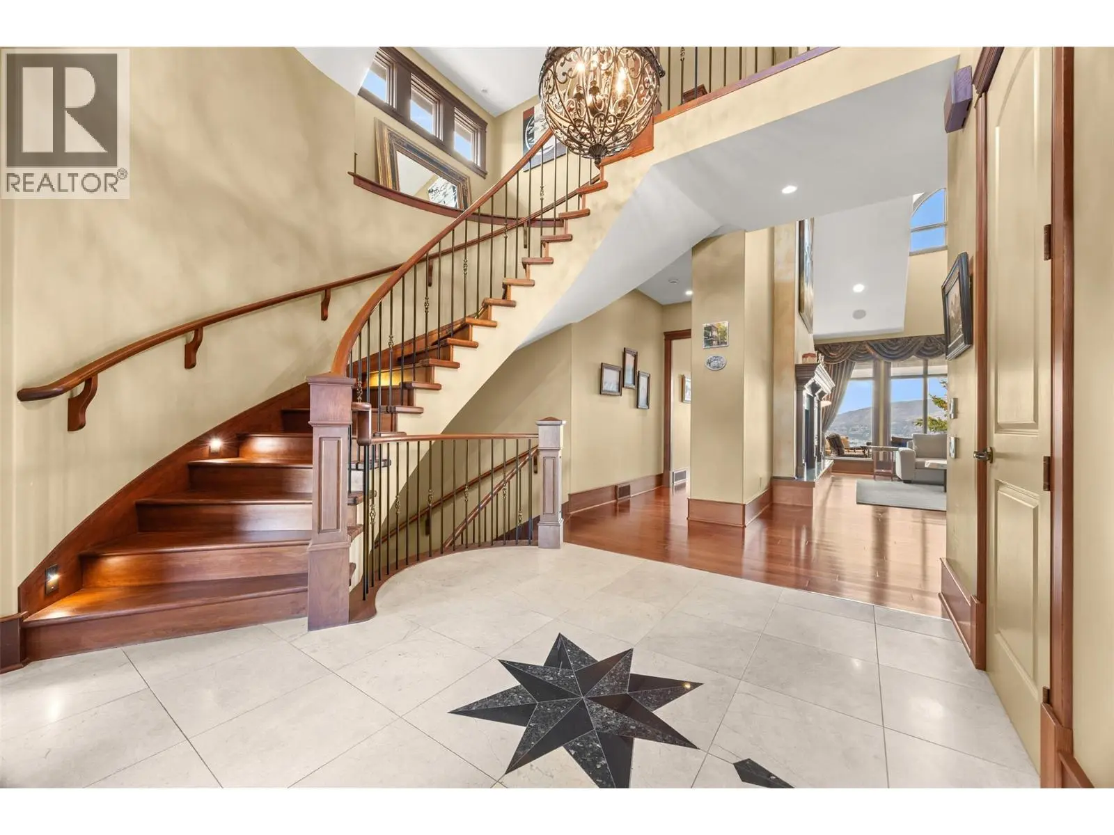 2449 Selkirk Drive. Kelowna, British Columbia