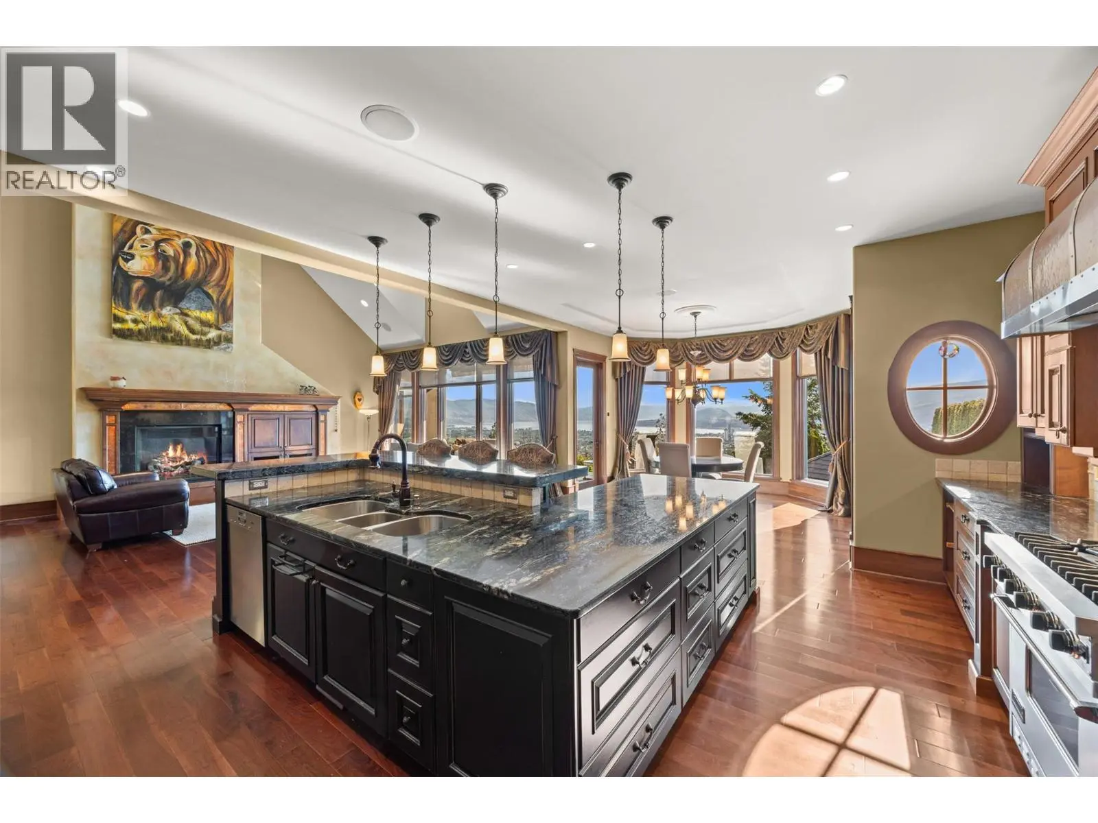 2449 Selkirk Drive. Kelowna, British Columbia