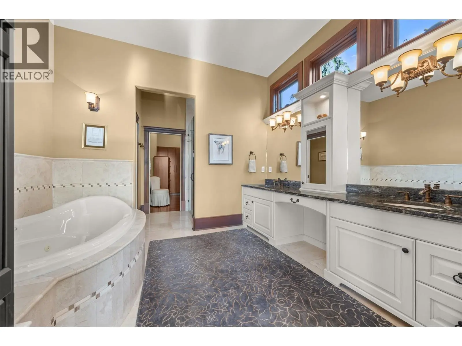 2449 Selkirk Drive. Kelowna, British Columbia