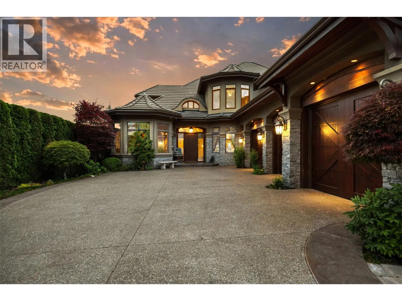 2449 Selkirk Drive. Kelowna, British Columbia